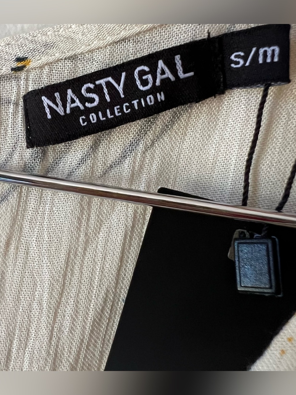NWT Nasty Gal Collection Playsuit Romper Cream Floral Cut Out Size S/M - Picture 8 of 9